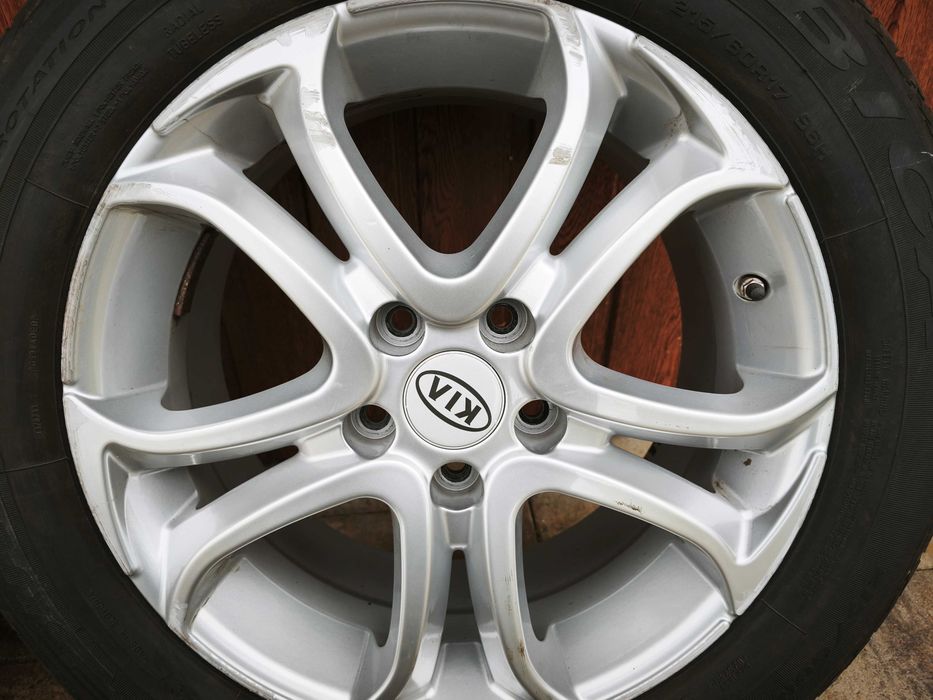 Koła z oponami zimowymi 215/65/17 i czujnikami KIA Sportage