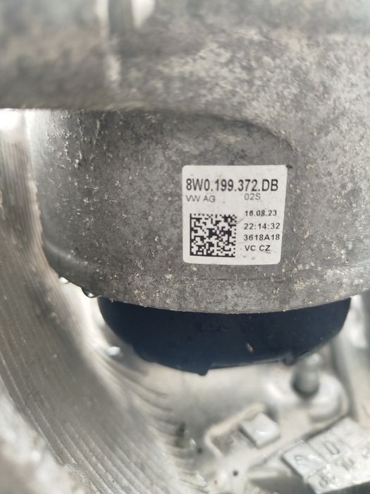 Audi A4 B9 8W poduszka silnika lewa prawa stan bdb 30tys km wysyłka