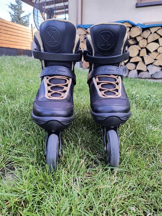 Łyżworolki NILS Extreme ARMOUR czarno-złote roz. 44 - ABEC-7, 90mm
