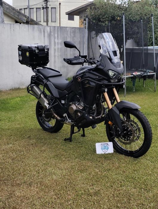 Honda africa twin adventure 1100 com apenas 6200kms