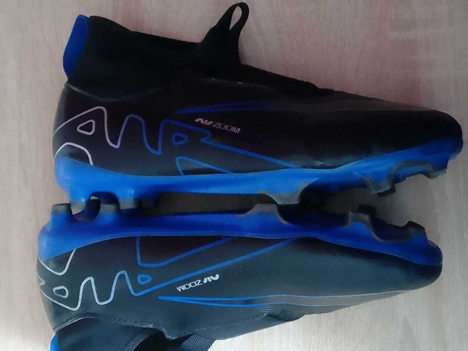 Buty pilkarskie korki