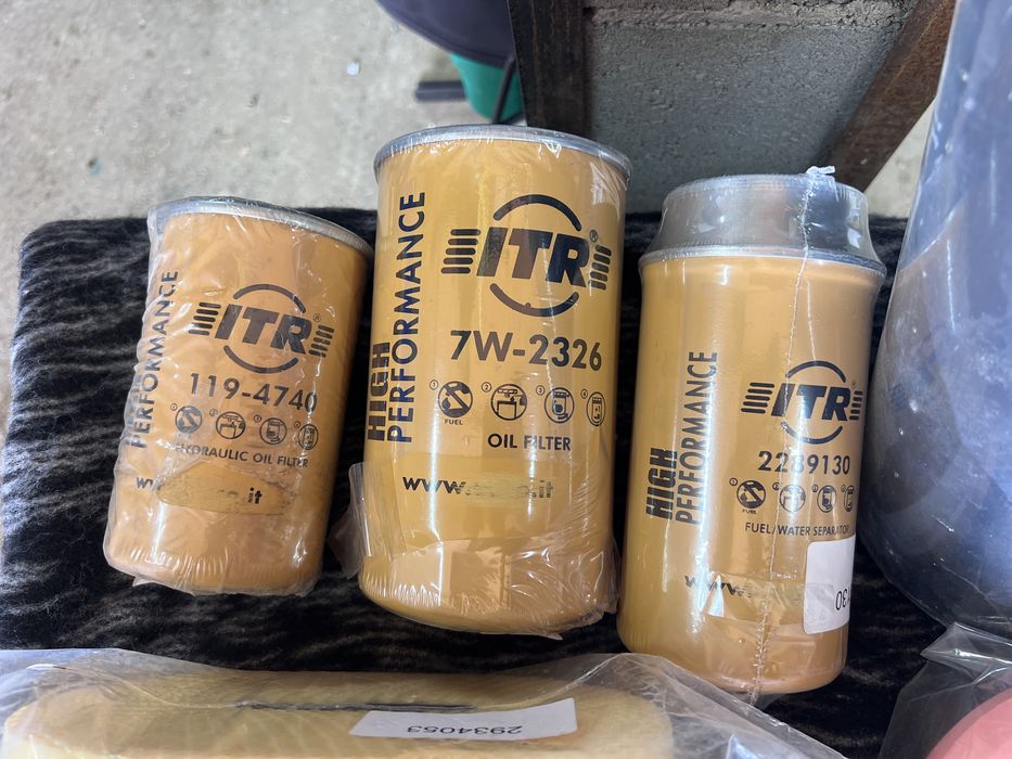 Фільтр воздушний,масляний,топливни,гідравлічний до екскаватора Cat428E
