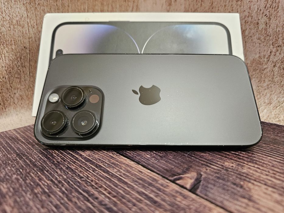 Смартфон Apple iPhone 14 Pro 128Gb Space Black 82% + чохол