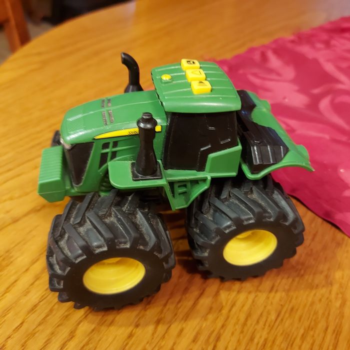 Tomy John deere traktor monster