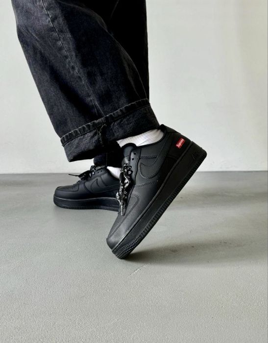 Nike Air Force 1 Low Supreme Black
