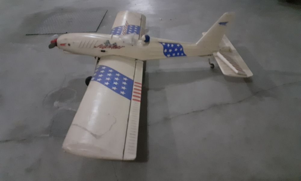 Avião Júpiter para aeromodelismo