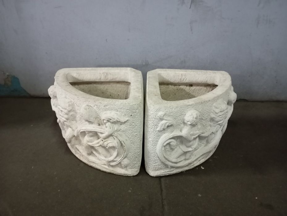 Floreiras de entrada do teatro Sá da bandeira