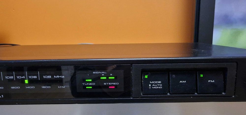 Tuner radiowy Akai AT-A1