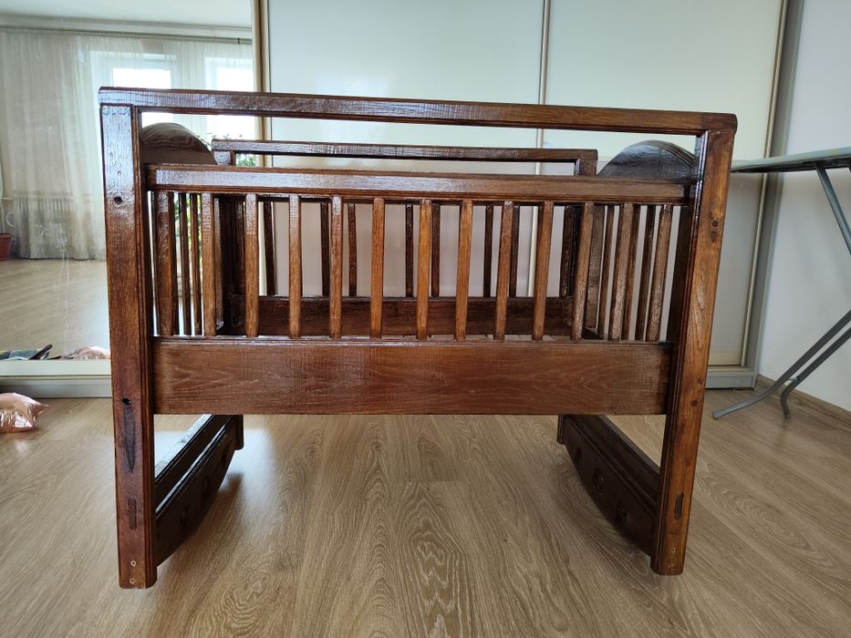 Дитяче ліжечко, колисочка, колиска