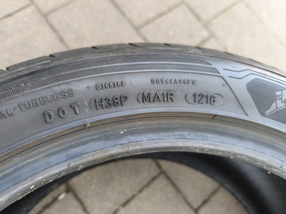 Goodyear 235/45 R17