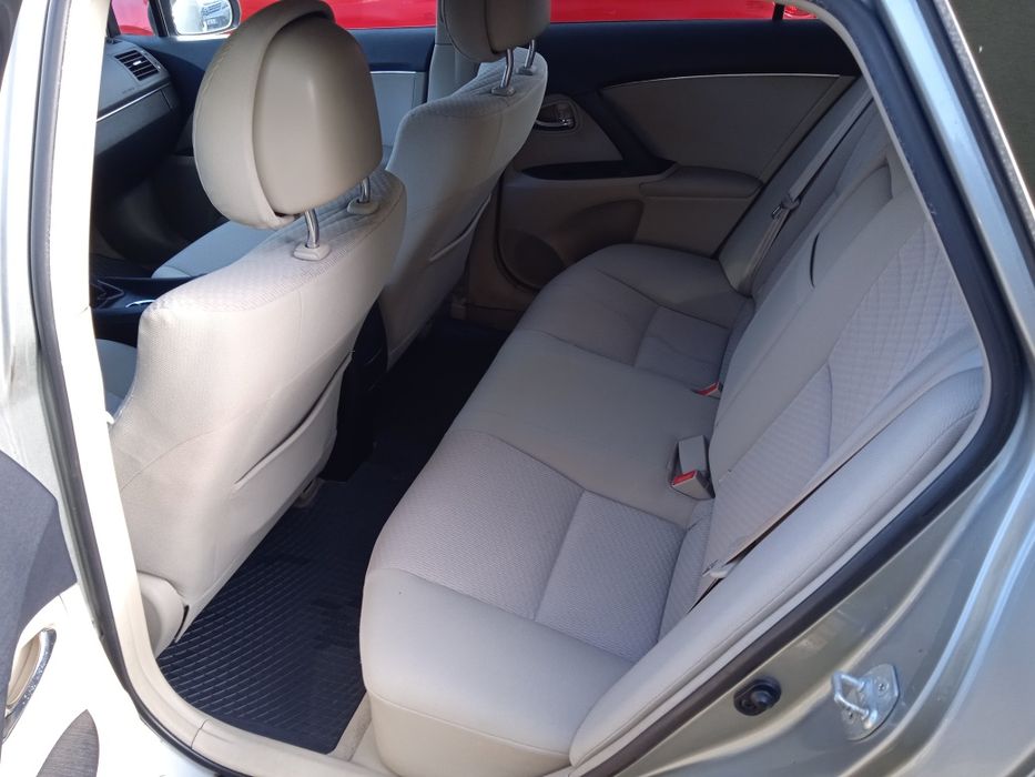 Sprzedam Toyotę Avensis