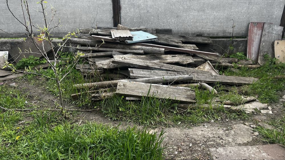Віддам дрова на розтопку і доски