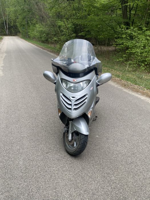 Skuter Kymco GranDink 125.