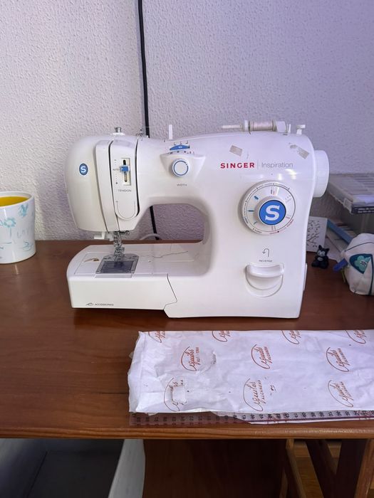 Máquina de Costura SINGER