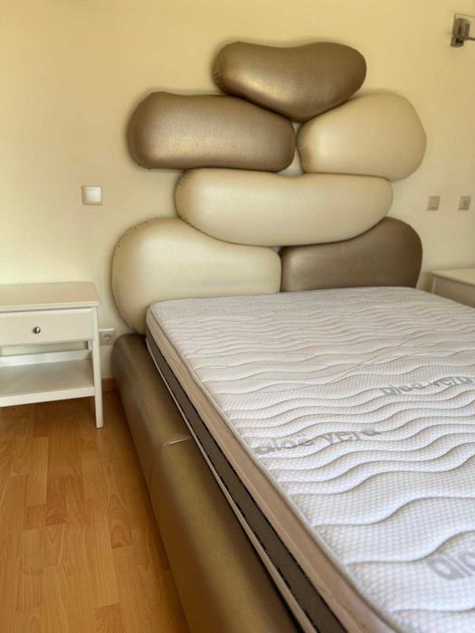 Cama de casal com colchão