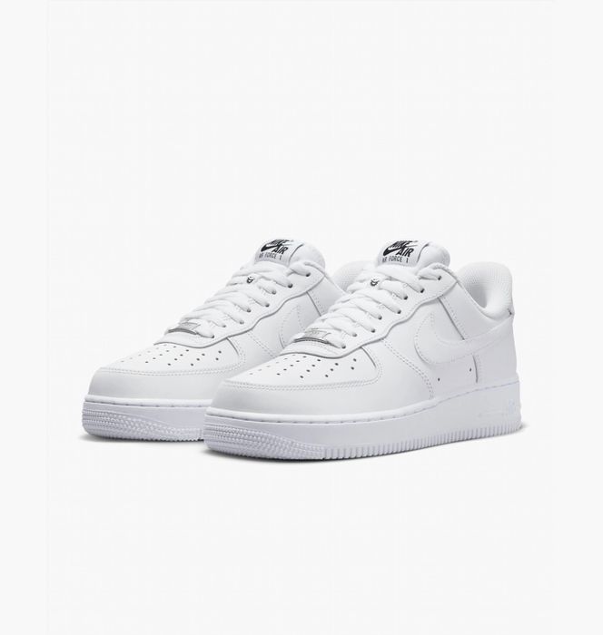 Оригінальні жіночі кросівки NIKE AIR FORCE 1 07 FLYEASE SHOES WHITE DX