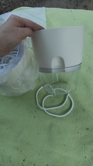 Samopodlewajace się doniczki 3 sztuki