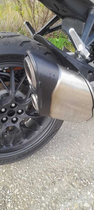 Honda CB 1000R Pequena Queda a Circular