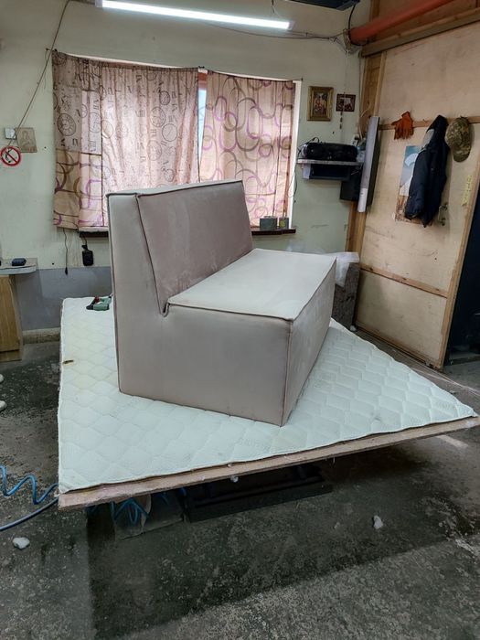 Диванчик кухонний або для кафе