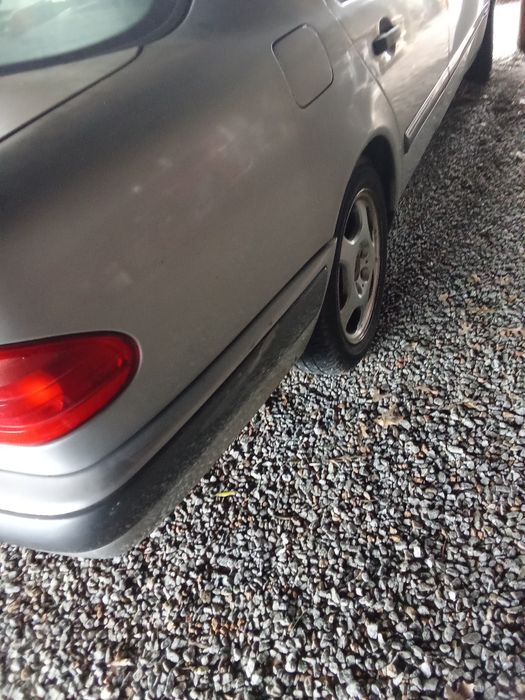 Mercedes-Benz E220d