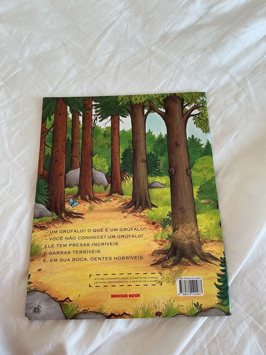 Livro “o grufalo”- de Júlia Donaldson e axel scheffler- em português brasileiro