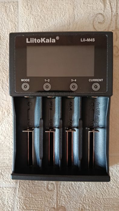 Лучшие ЗУ - LiitoKala Lii-M4s + БП 5V/2A + Кабель; Liitokala Lii-600 + БП 12V/5A.