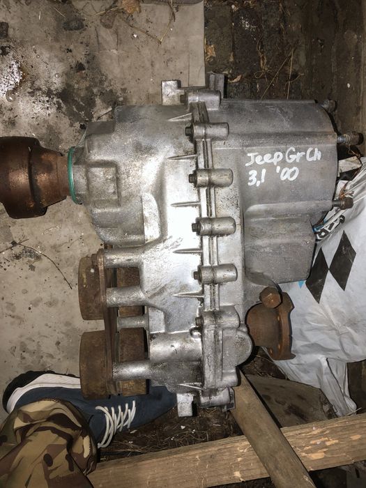 Роздавальна коробка джип гранд черокі 2000 3.1 дізель бу