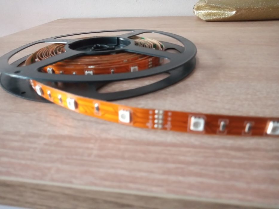 Taśma LED  RGB SETTI 30  12V Bergmen 5m