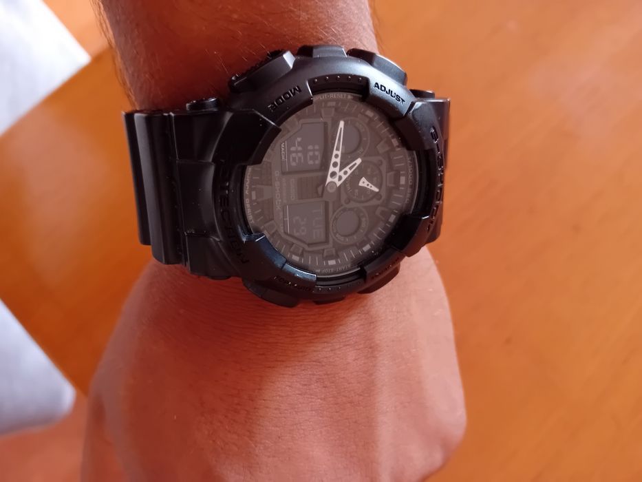 Relógio G - Shock GA-100 novo em bom estado