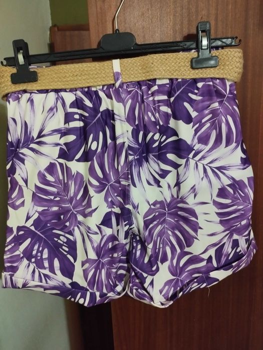 Calções estampado floral roxos novos