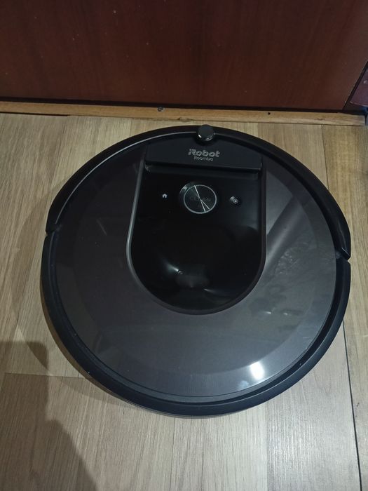 Робот пылесос iRobot i7 Roomba