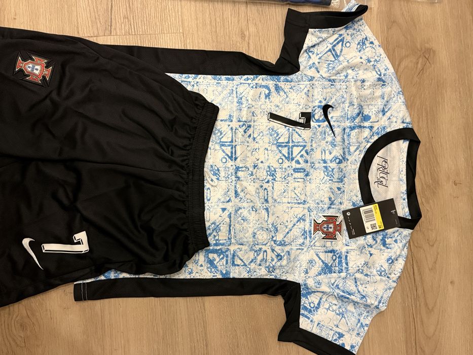 Kits e camisolas futebol
