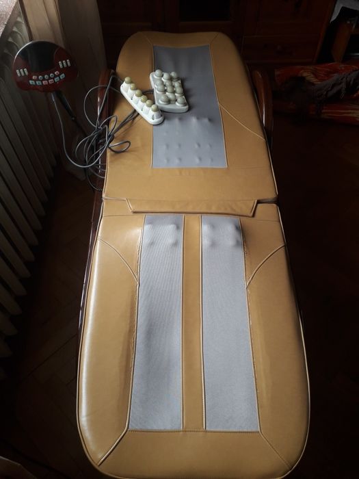 Łóżko masujące z kamieniami nefrytowymi