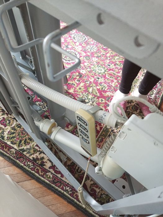 Медичне ліжко з електроприводом