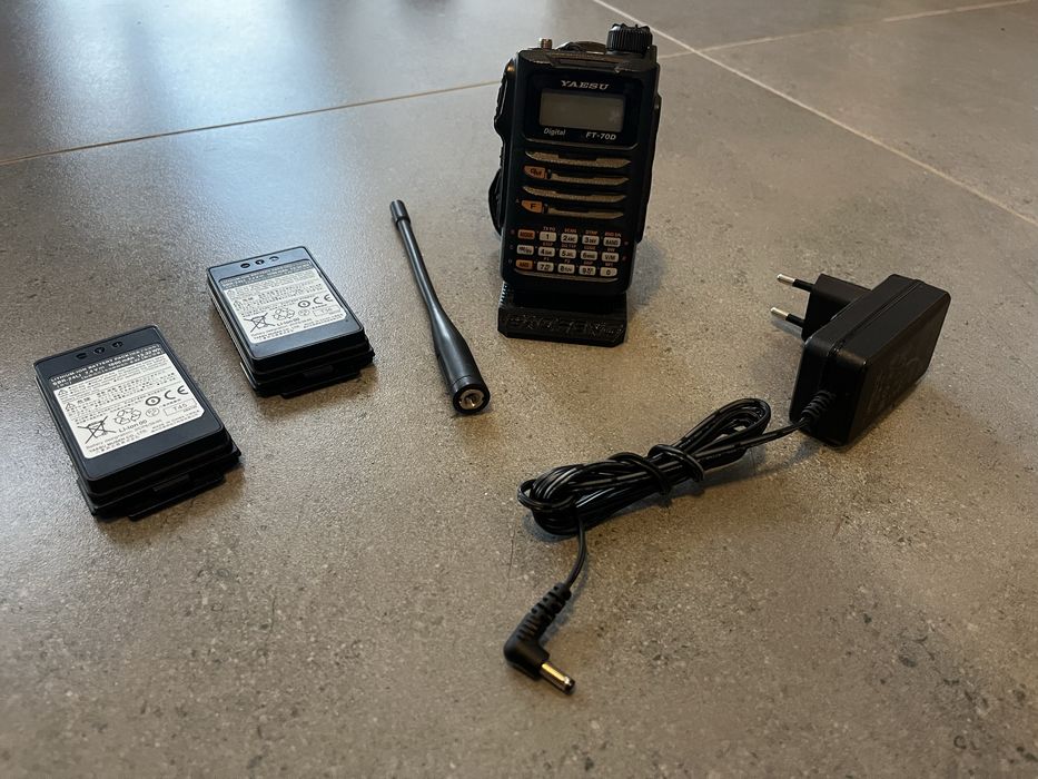 Radio Yaesu-FT70D
