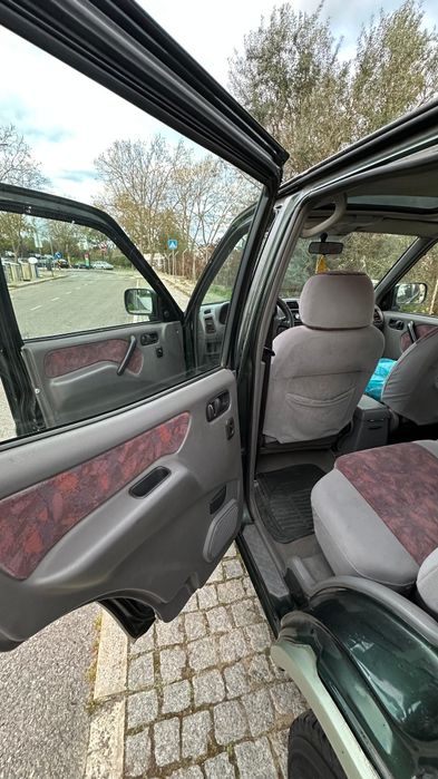 Nissan Terrano 2 longo 7 lugares