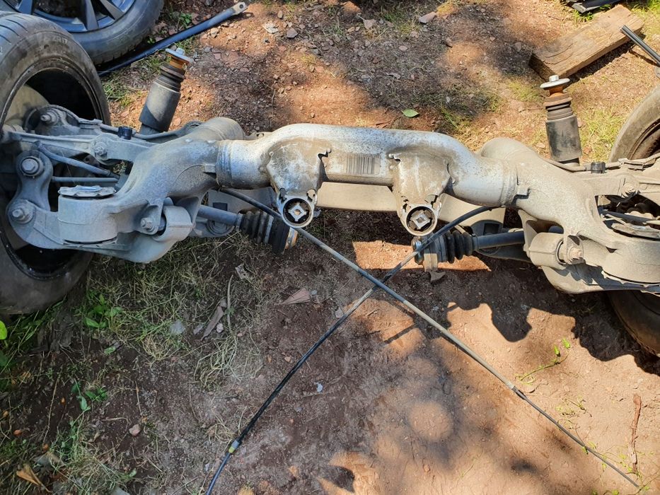 Kompletne tylne zawieszenie BMW E61 kombi belka sanki