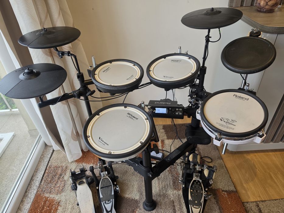 Roland V-Drums TD-4 – Bateria Eletrónica Completa + Banco + Pedal Duplo