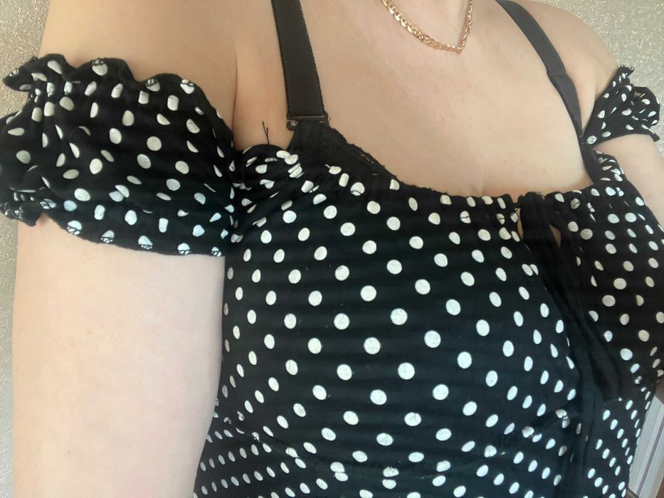 Блузки на зав'язках підходять і для вагітної та годуючої