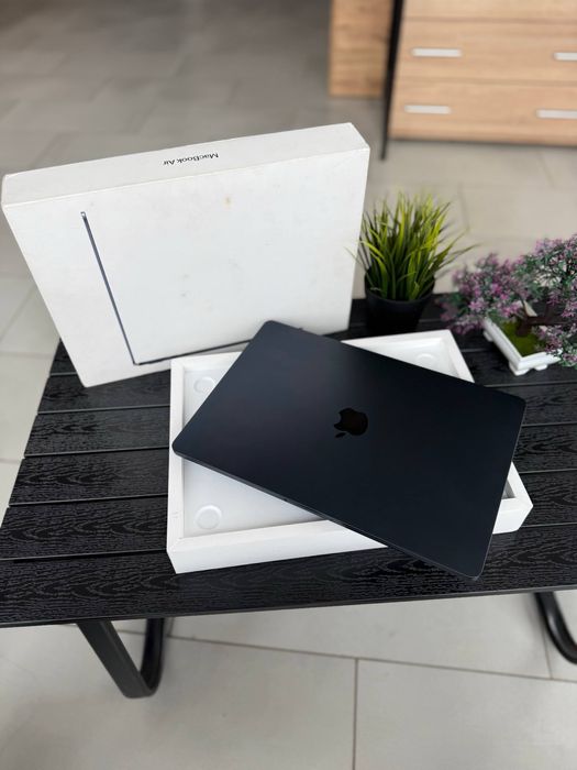 MacBook Air 15 M3 8/256gb Neverlock 2024