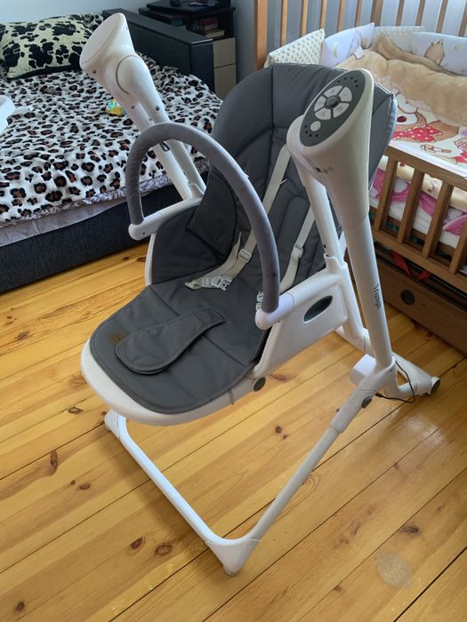Стілець для годування та заколісування