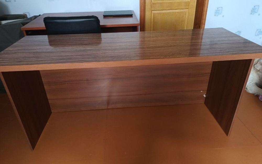 Стіл письмовий, офісний