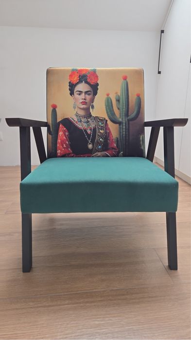 Stylowy fotel do domu. Kawiarni. Restauracji. Frida Kahlo.