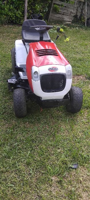 Tractor corta relva