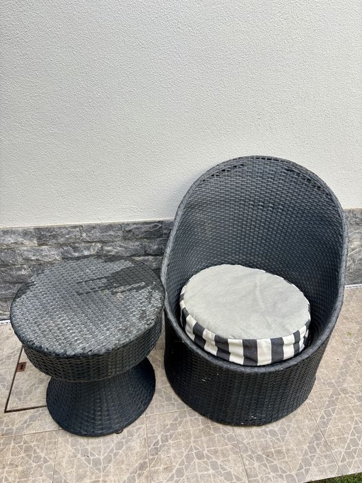Conjunto de jardim em vime preto – Poltrona + mesa