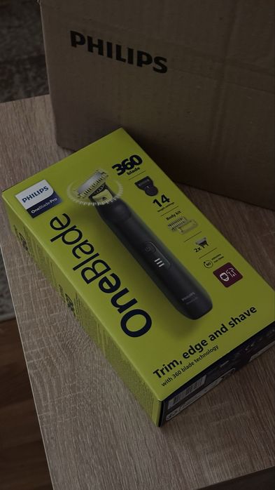 Електростанок Philips OneBlade Pro 360