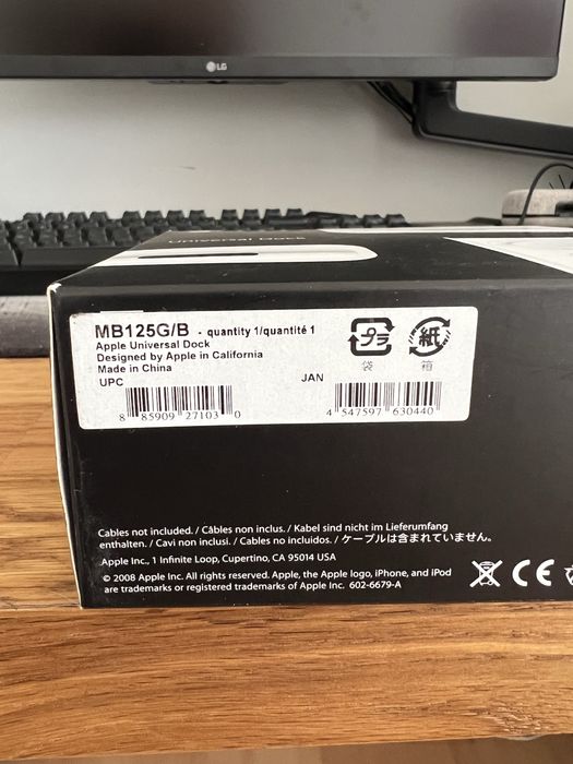 Apple Universal Dock MB125G/B Original + Comando + Caixa