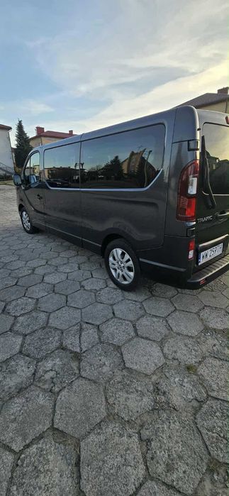 Sprzedam Renault Trafic 9 osobowy