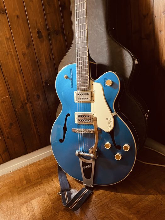 Gretsch.  G2420T