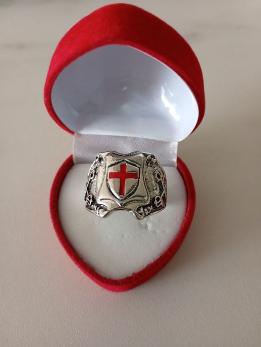 Sygnet męski nr 11 z krzyżem.